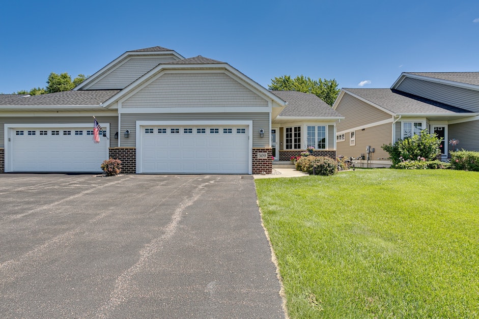 509 Haralson Drive, Apple Valley, MN 55124, Presented by Scotti Ringley